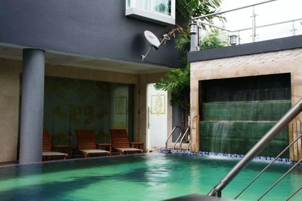 Palm Garden Hotel Brunei Bandar Seri Begawan Buitenkant foto