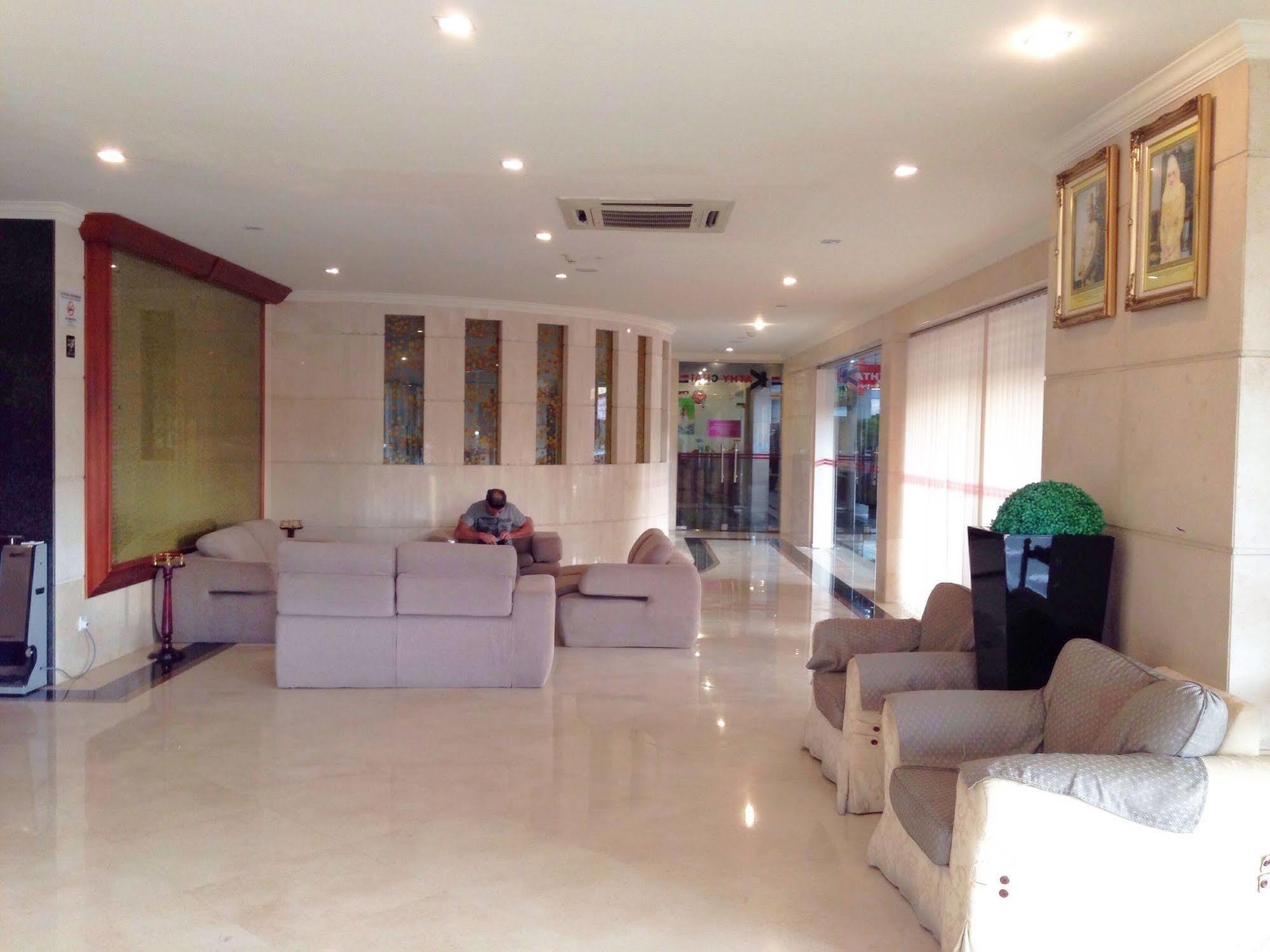 Palm Garden Hotel Brunei Bandar Seri Begawan Buitenkant foto